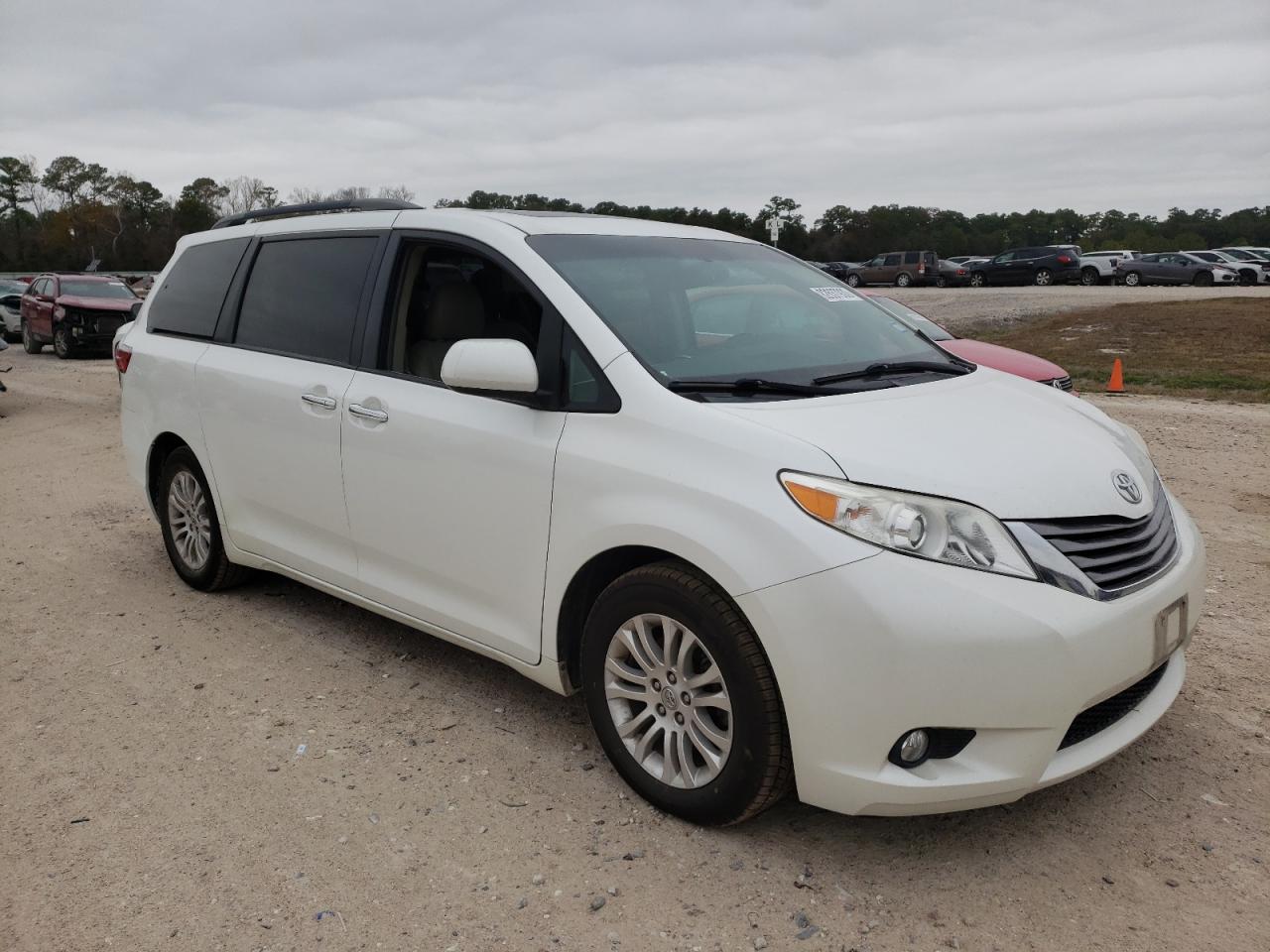5TDYK3DC2GS718224 TOYOTA All Models 2016