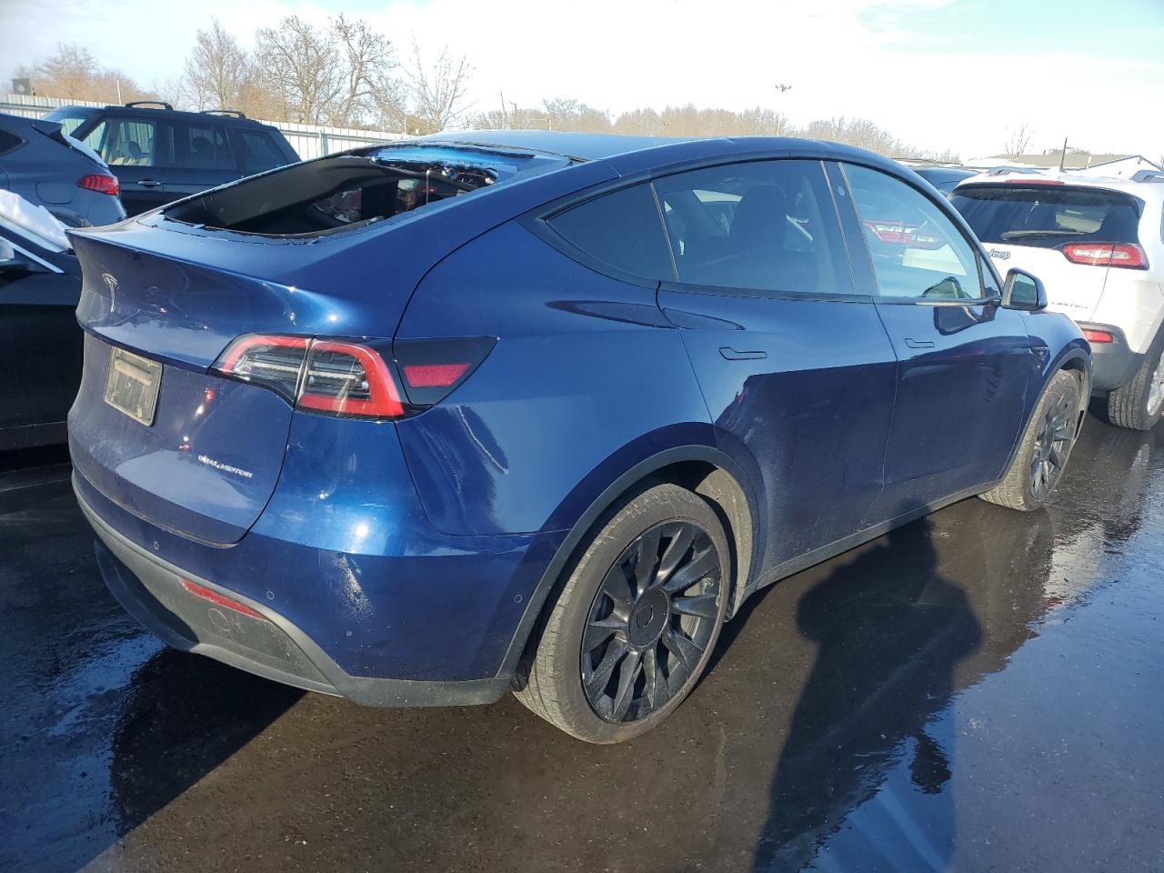 7SAYGDEE1NF420243 2022 Tesla Model Y