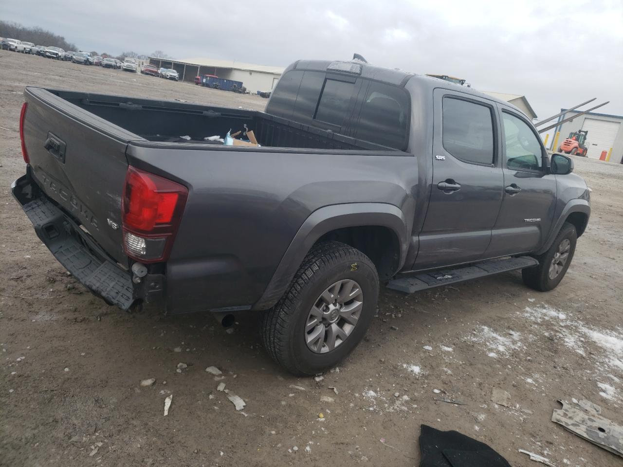 5TFAZ5CN4JX061147 TOYOTA TACOMA 2018