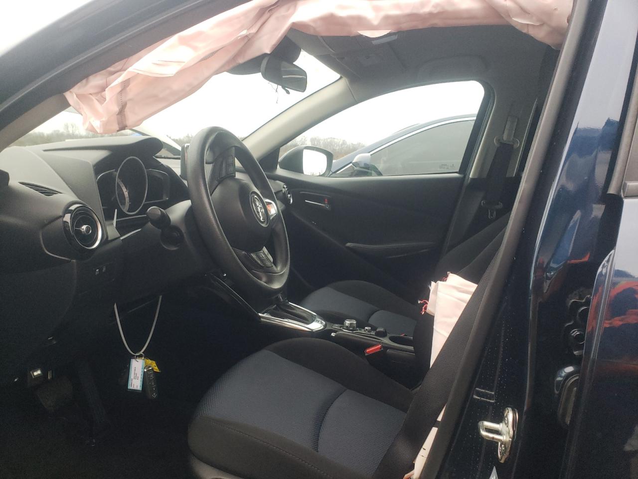 3MYDLBYV2JY325889 TOYOTA YARIS 2018