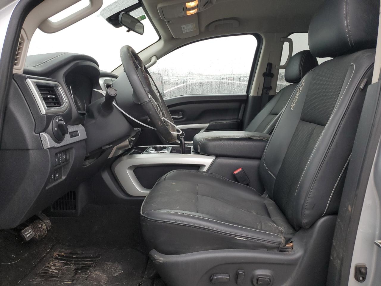 1N6AA1E54KN517252 NISSAN TITAN 2019