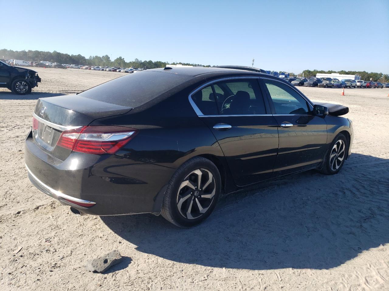 1HGCR2F84HA208319 HONDA ACCORD 2017