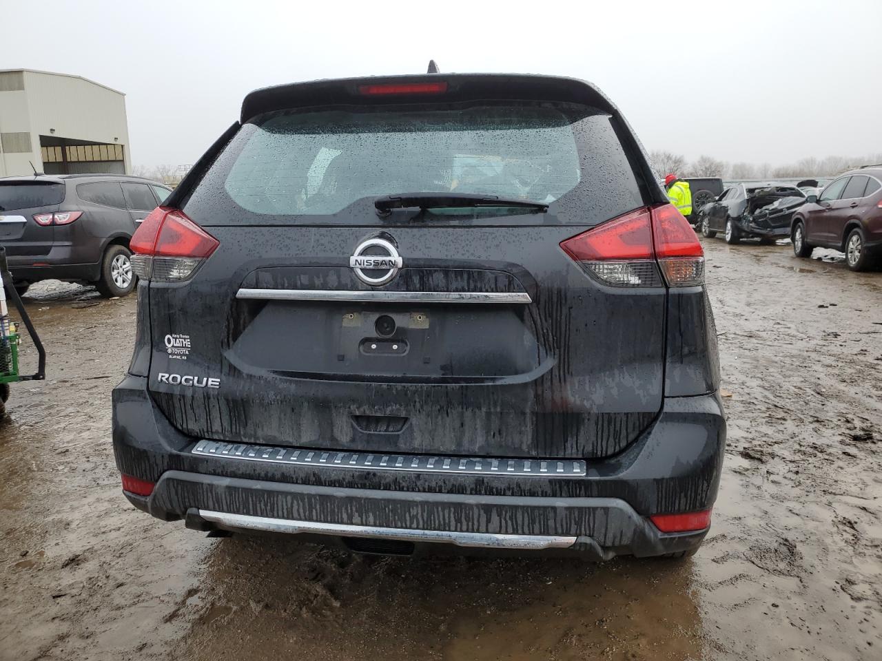 KNMAT2MT6JP531708 NISSAN ROGUE 2018