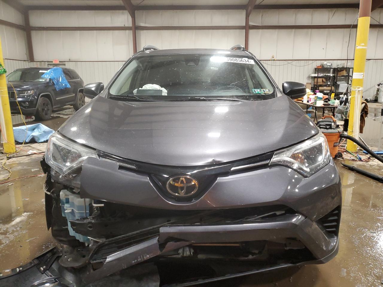 JTMBFREV9HJ134172 TOYOTA RAV4 2017