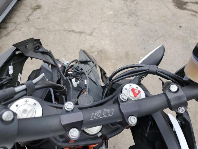 2019 KTM 1290 SUPER - VBKV59407KM905397