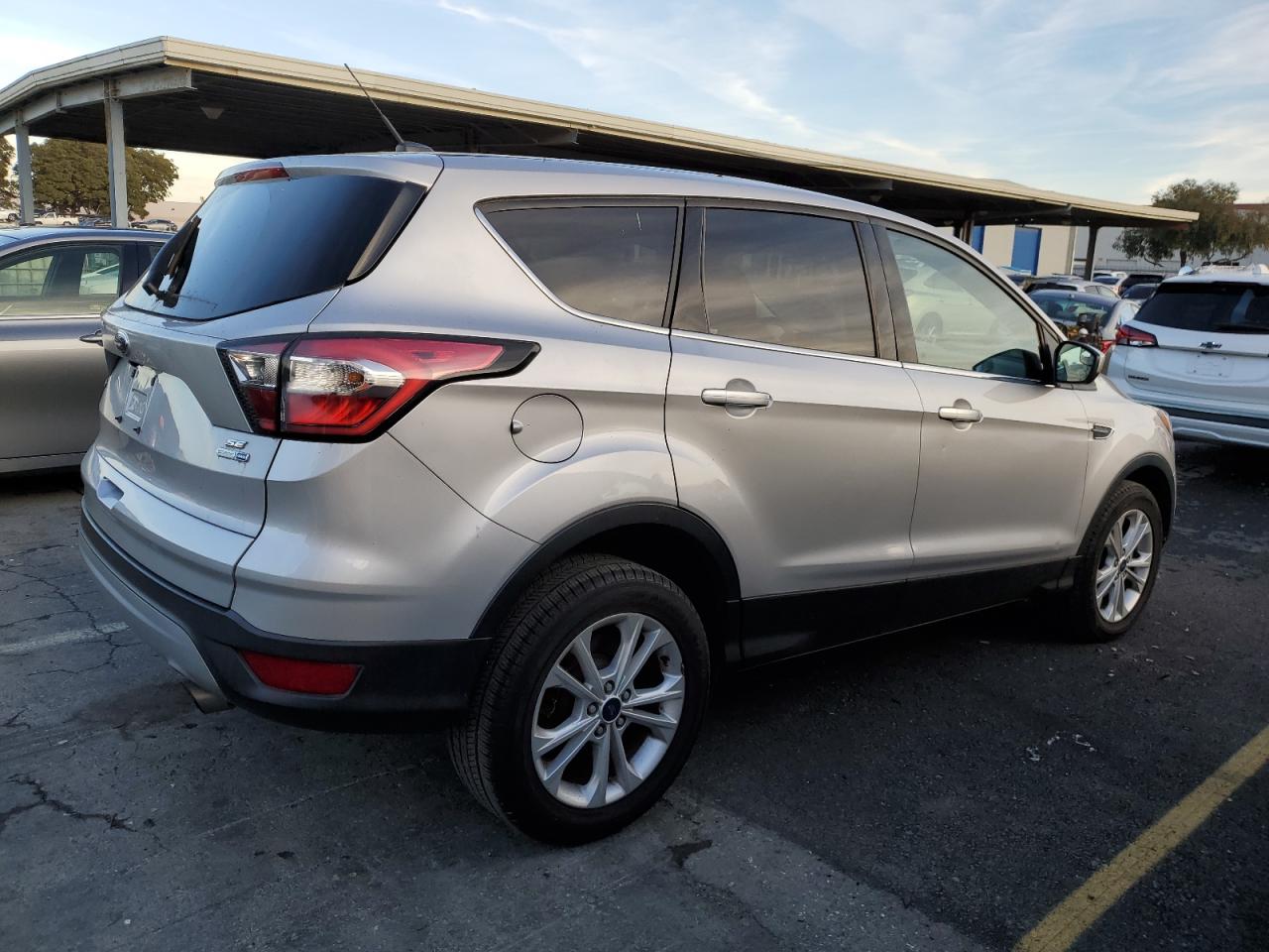 1FMCU9G98HUB04536 FORD ESCAPE 2017