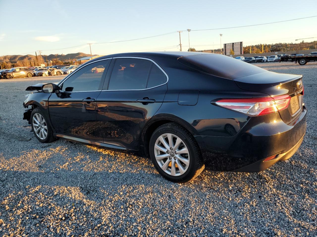 4T1B11HK0JU515068 TOYOTA CAMRY 2018