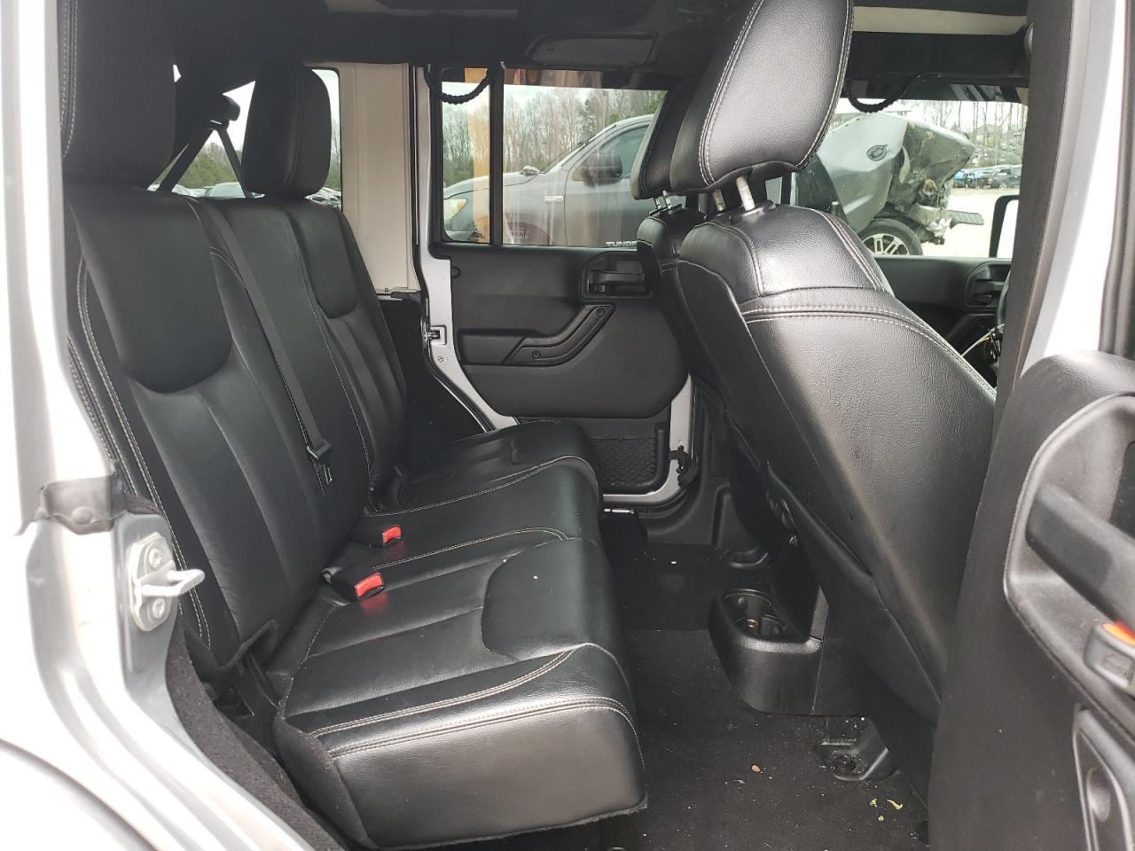 1C4BJWEG7FL749660 2015 Jeep Wrangler Unlimited Sahara