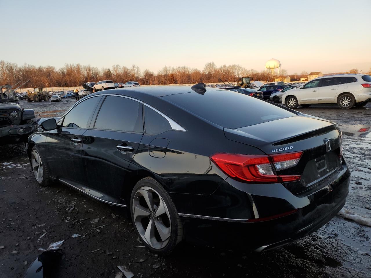 1HGCV1F90JA120677 HONDA ACCORD 2018