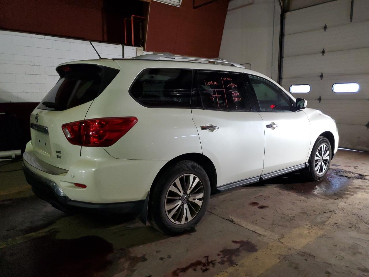 5N1DR2MM0HC605304 NISSAN PATHFINDER 2017