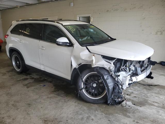 VIN 5TDKZRFH9KS555772 2019 Toyota Highlander, SE no.4