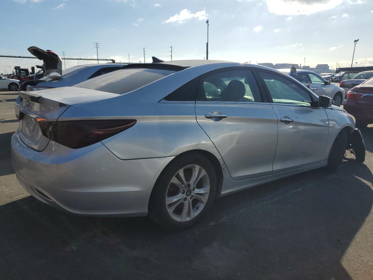 5NPEC4ACXBH272428 2011 Hyundai Sonata Se