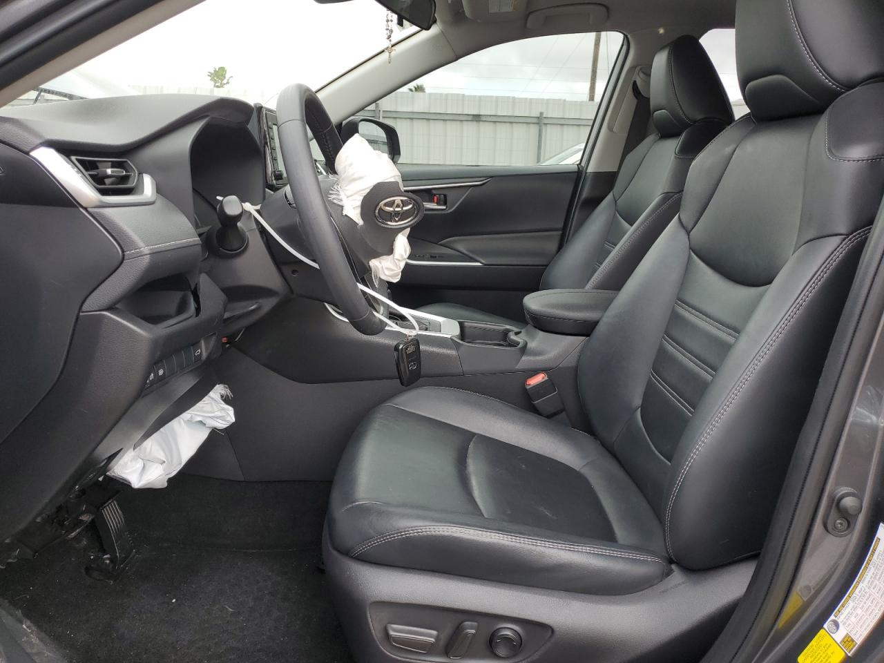 JTMC1RFV1KD041623 TOYOTA RAV4 2019