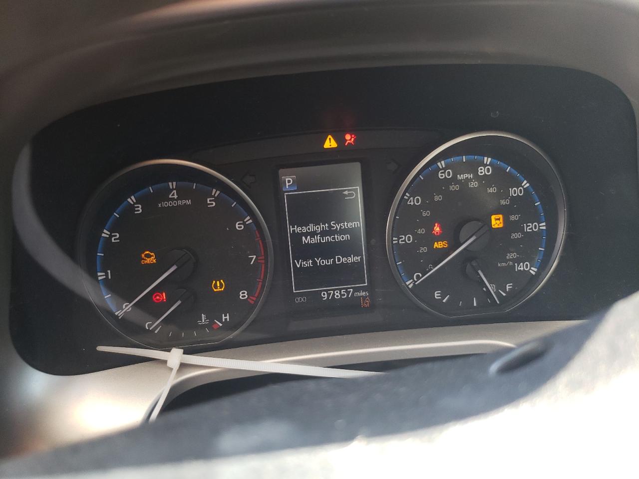 JTMZFREV5HJ126018 TOYOTA RAV4 2017
