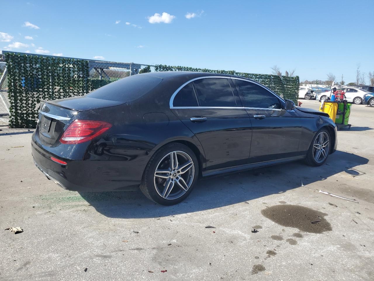 MERCEDES-BENZ E-CLASS 300