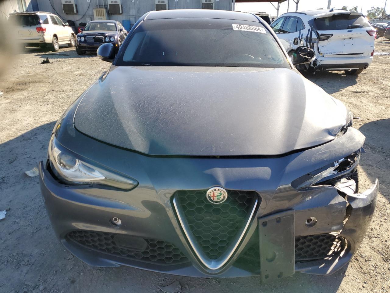 ZARFAEBN6J7593102 ALFA ROMEO GIULIA 2018