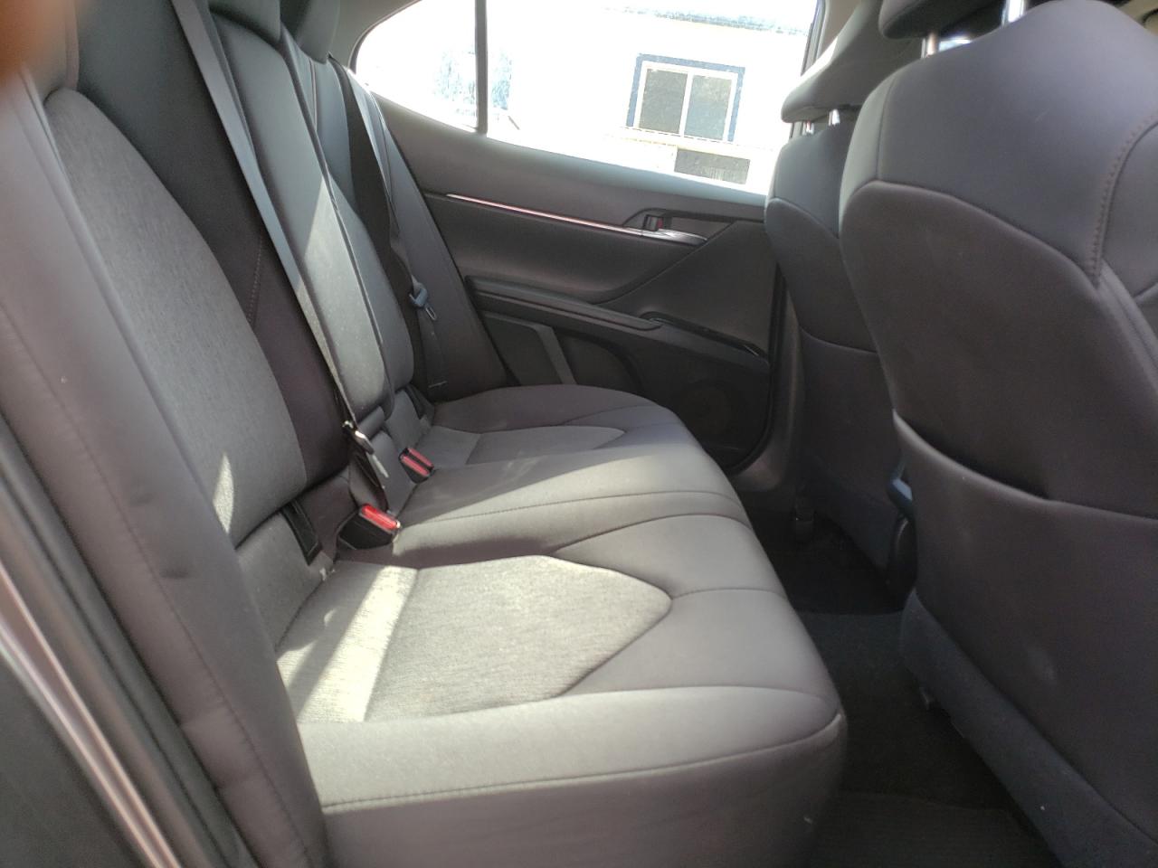 4T1B11HK8JU043475 TOYOTA CAMRY 2018
