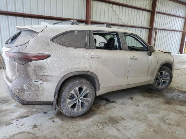 VIN 5TDKDRBH0PS038937 2023 Toyota Highlander, L no.3