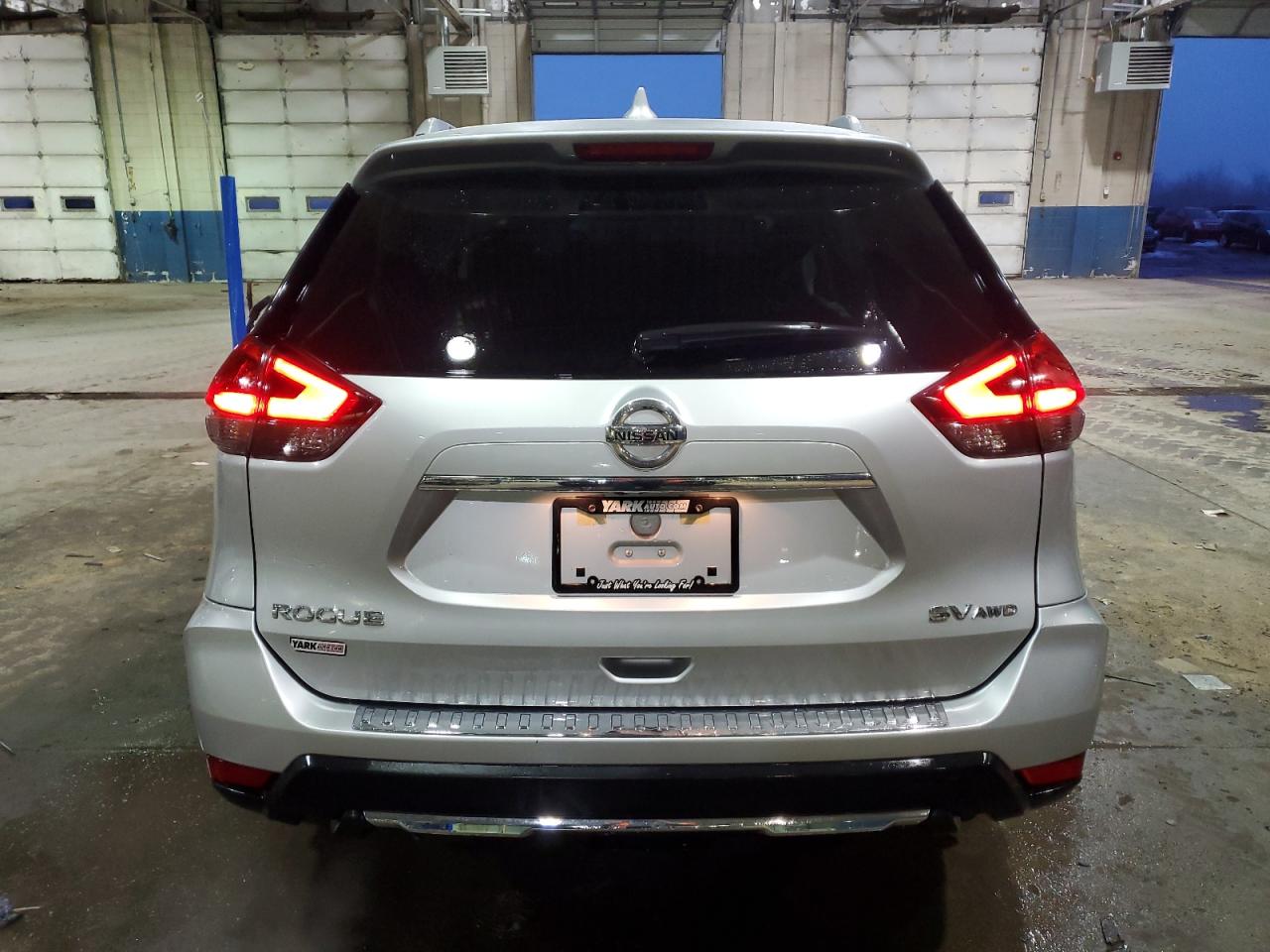 KNMAT2MV4JP536889 NISSAN ROGUE 2018