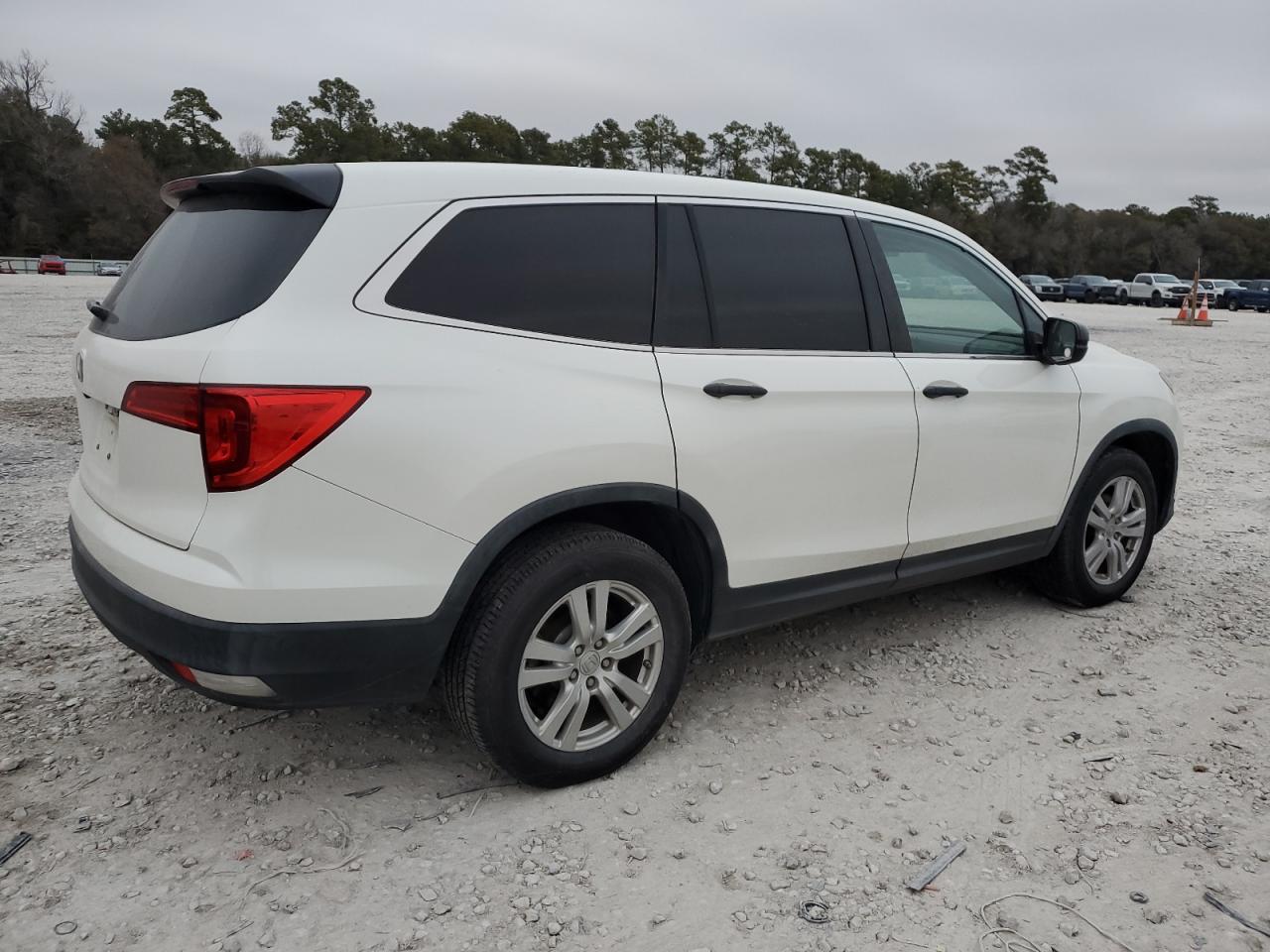 5FNYF5H19HB000913 HONDA PILOT 2017