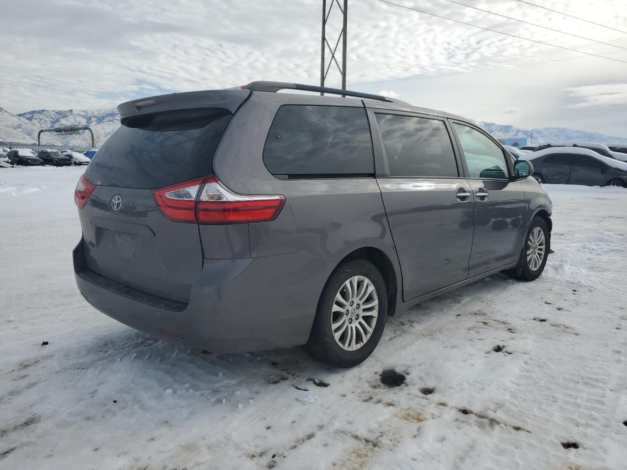 5TDYZ3DC3HS811783 TOYOTA All Models 2017