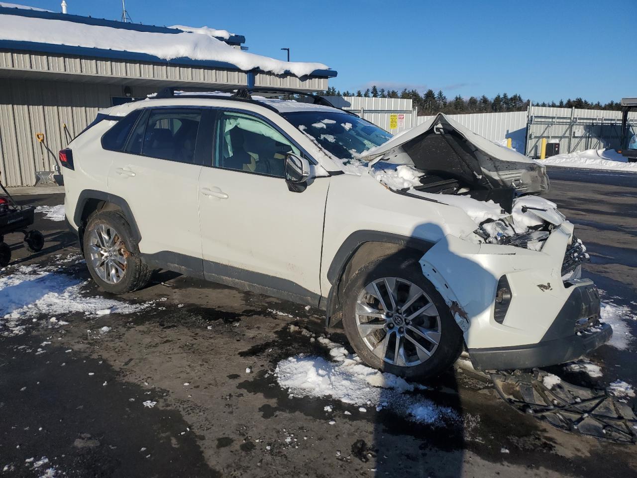 2T3A1RFV2MW161072 TOYOTA RAV4 2021