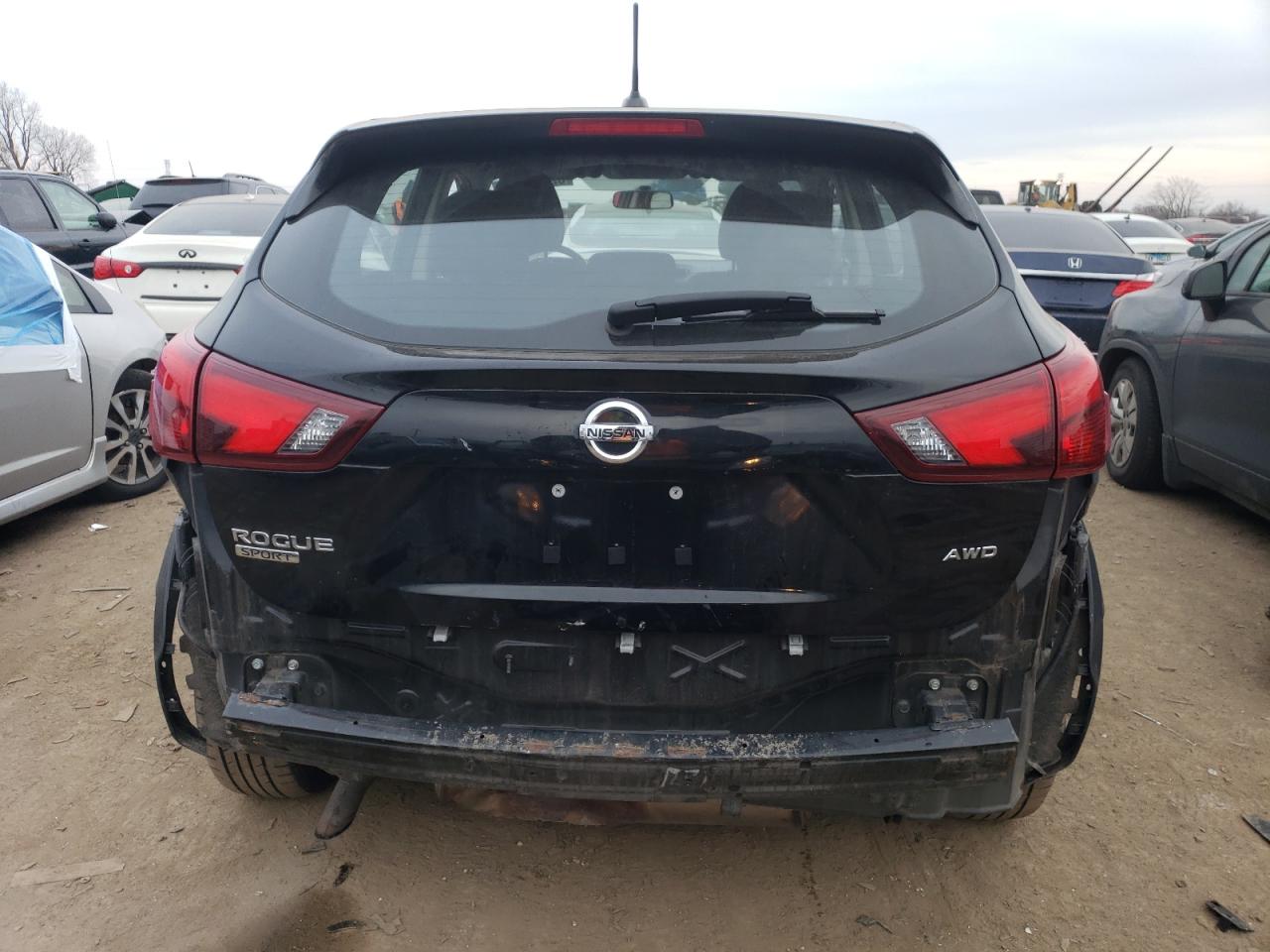 JN1BJ1CR6JW266016 NISSAN ROGUE 2018