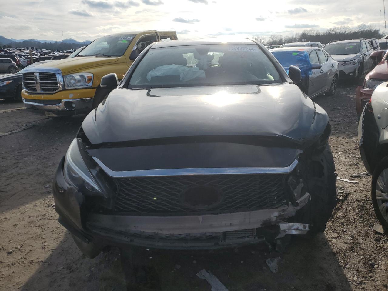 SJKCH5CP2JA057613 2018 Infiniti Qx30 Base