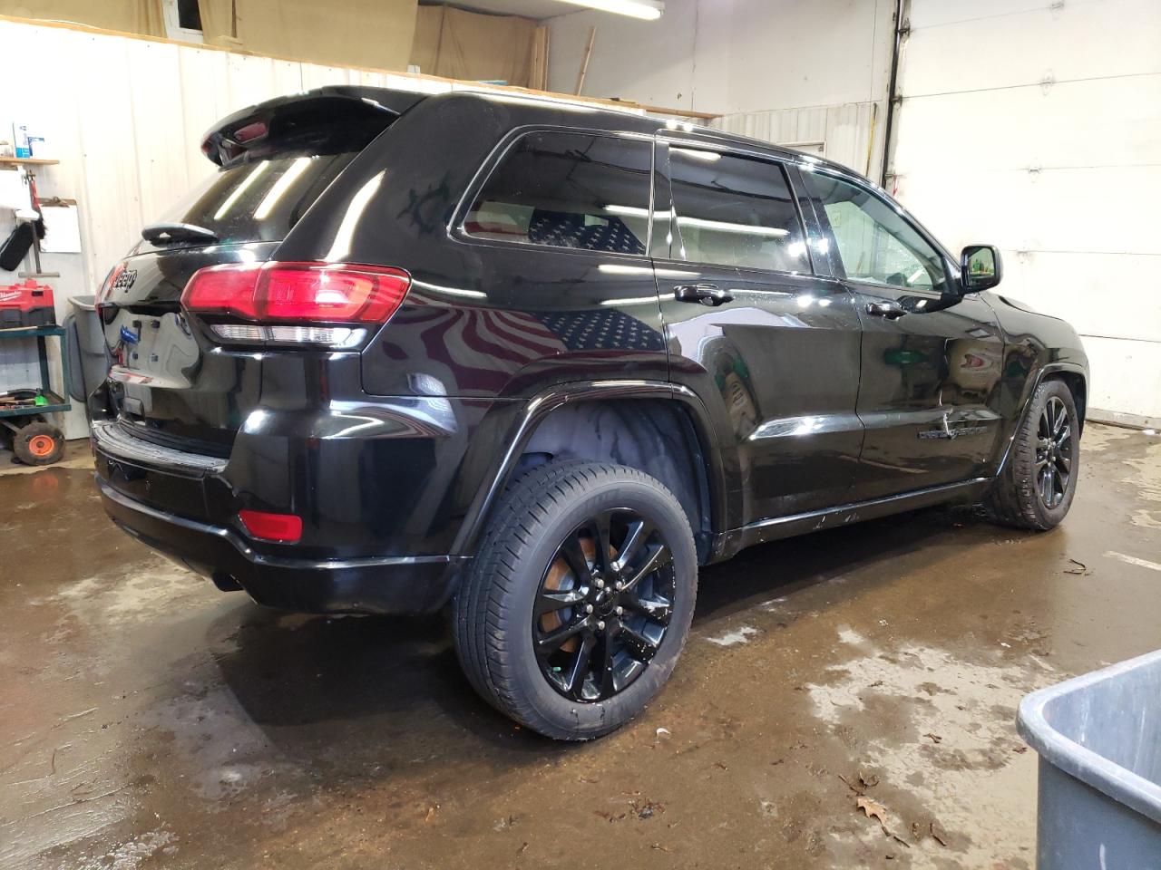 2018 Jeep Grand Cherokee Laredo vin: 1C4RJFAG5JC217806