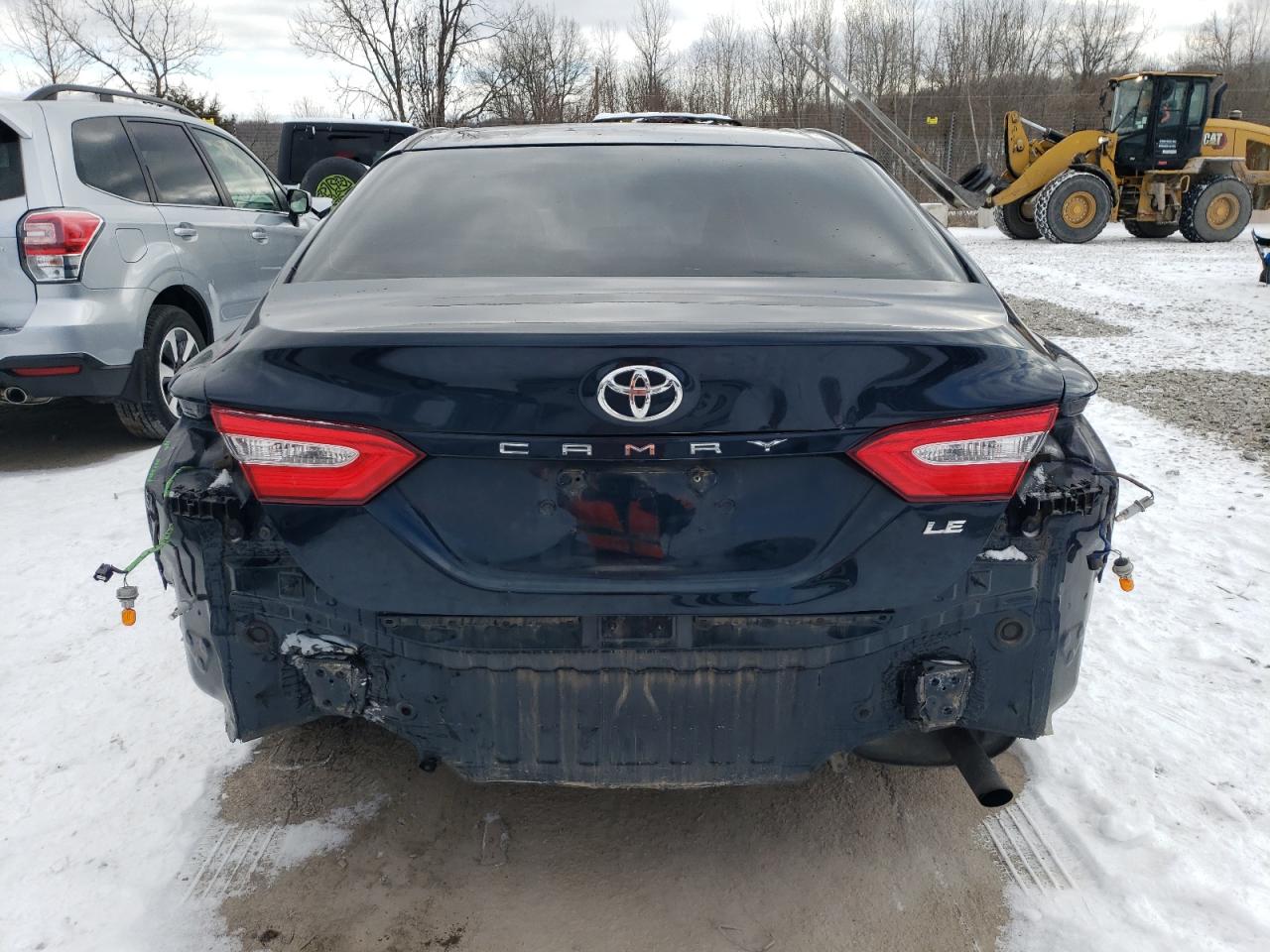 2018 TOYOTA CAMRY LE A 2.5L  4(VIN: 4T1B11HK0JU560981