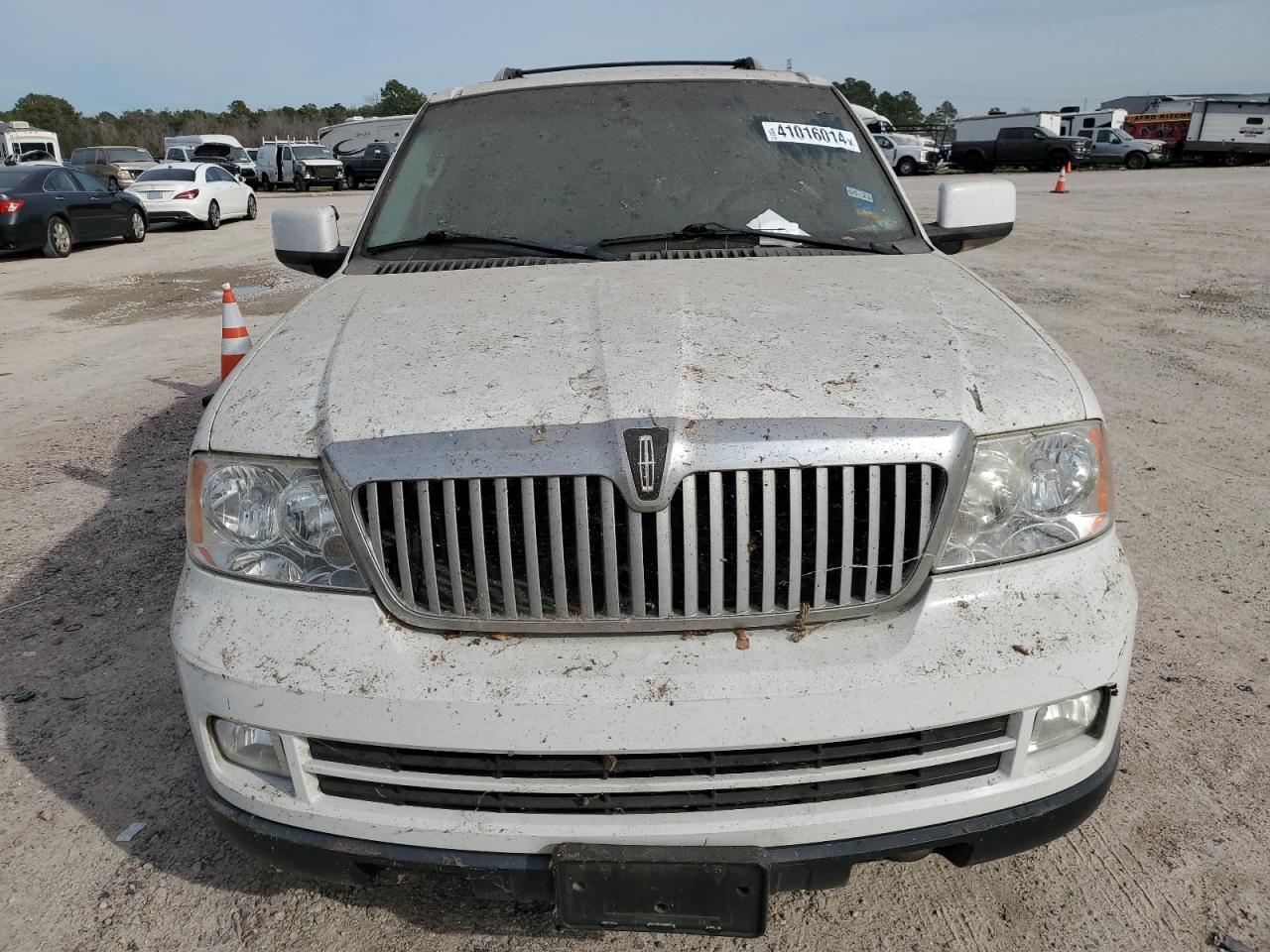 5LMFU27545LJ05120 2005 Lincoln Navigator