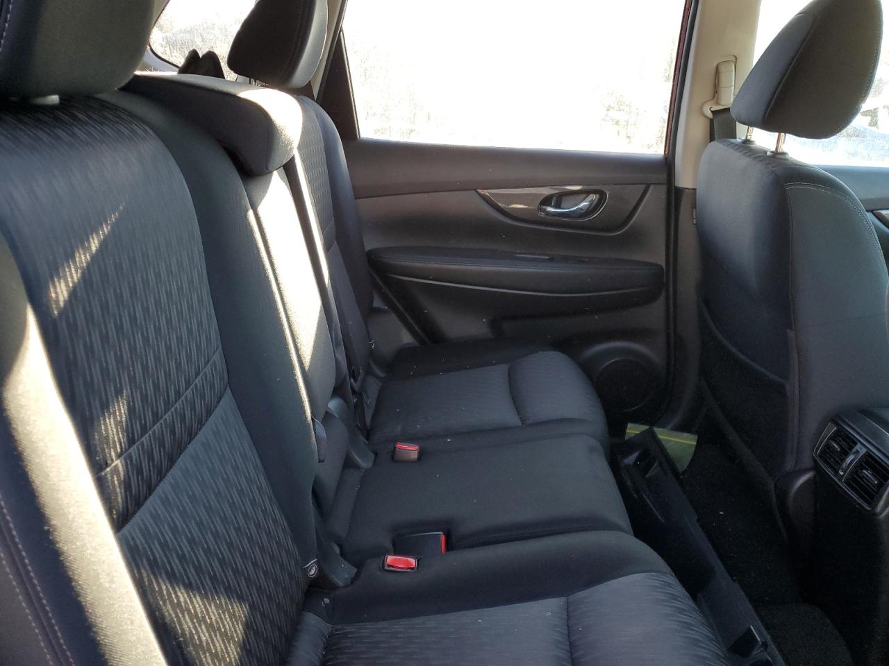 JN8AT2MV9HW261976 NISSAN ROGUE 2017