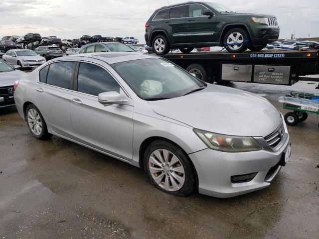 VIN 1C3CCCAB9FN649639 2015 Chrysler 200, Limited no.4