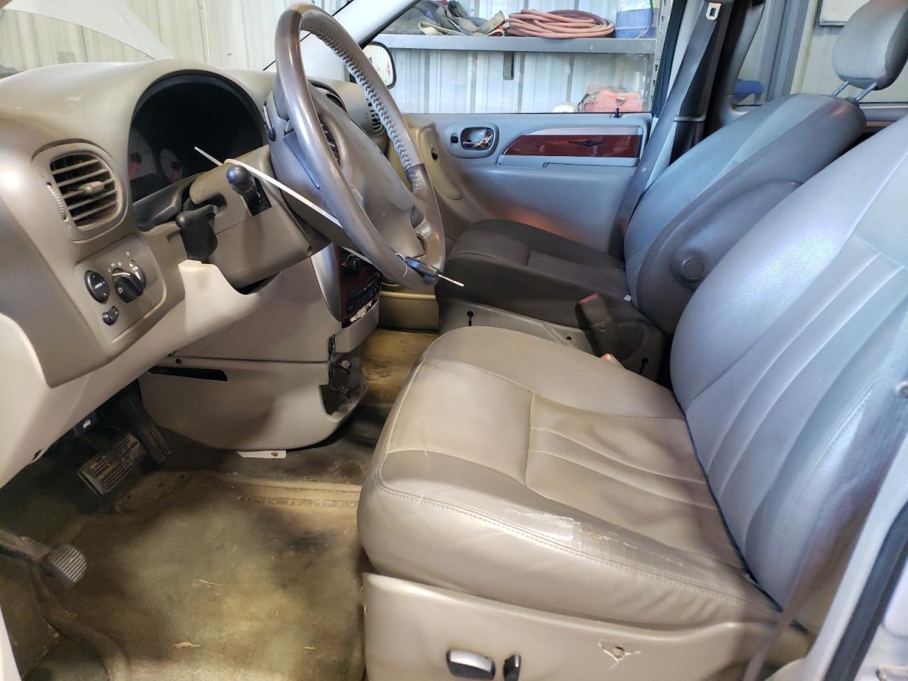 2A4GP54L36R720185 2006 Chrysler Town & Country Touring