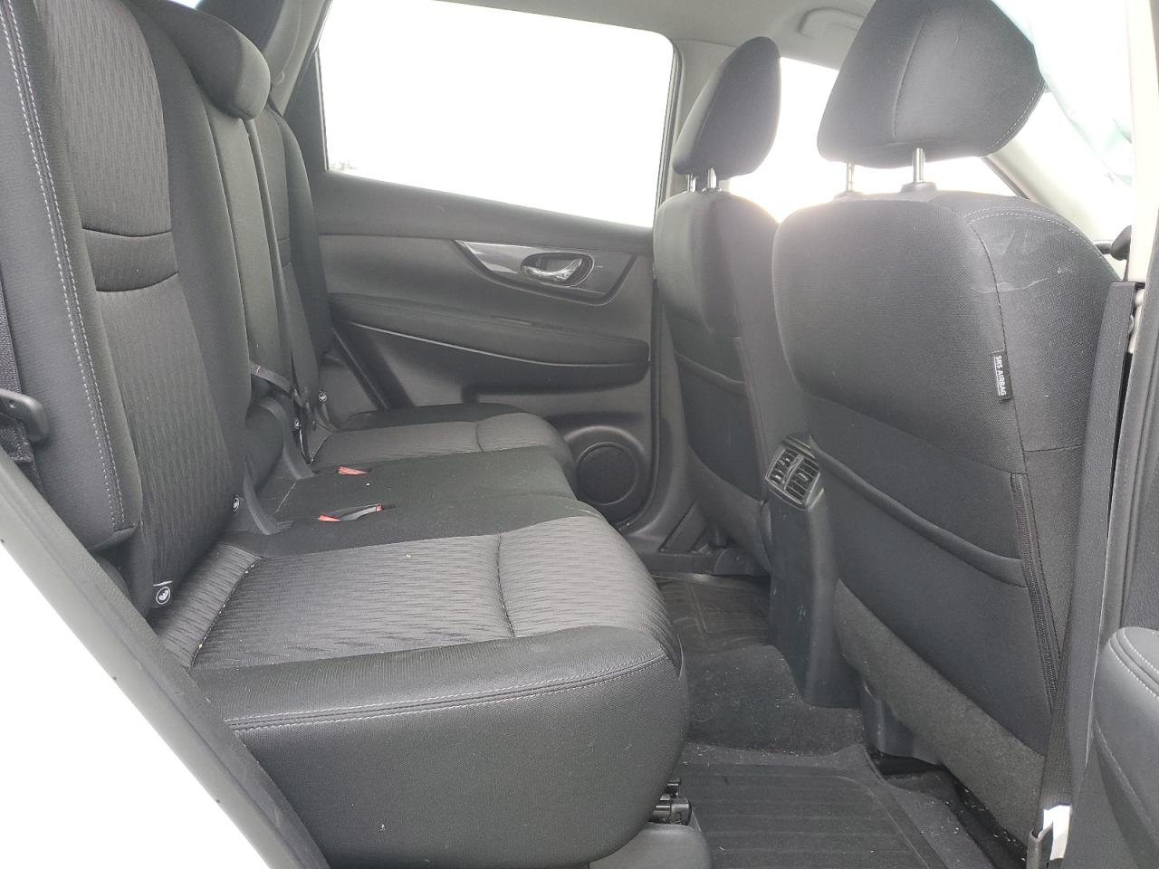 KNMAT2MV2JP605837 NISSAN ROGUE 2018