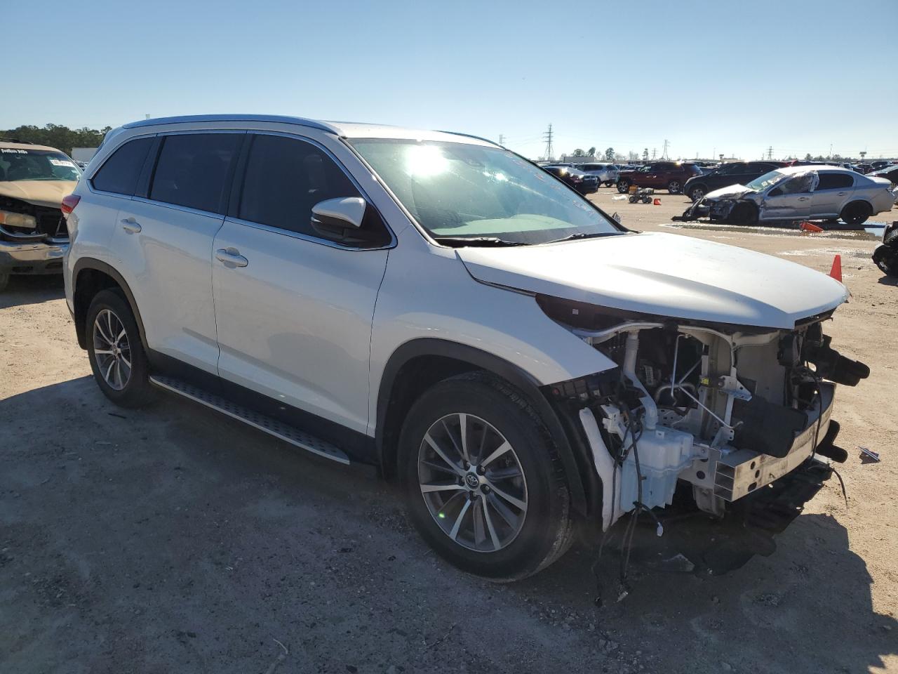 5TDKZRFH9KS563242 TOYOTA HIGHLANDER 2019