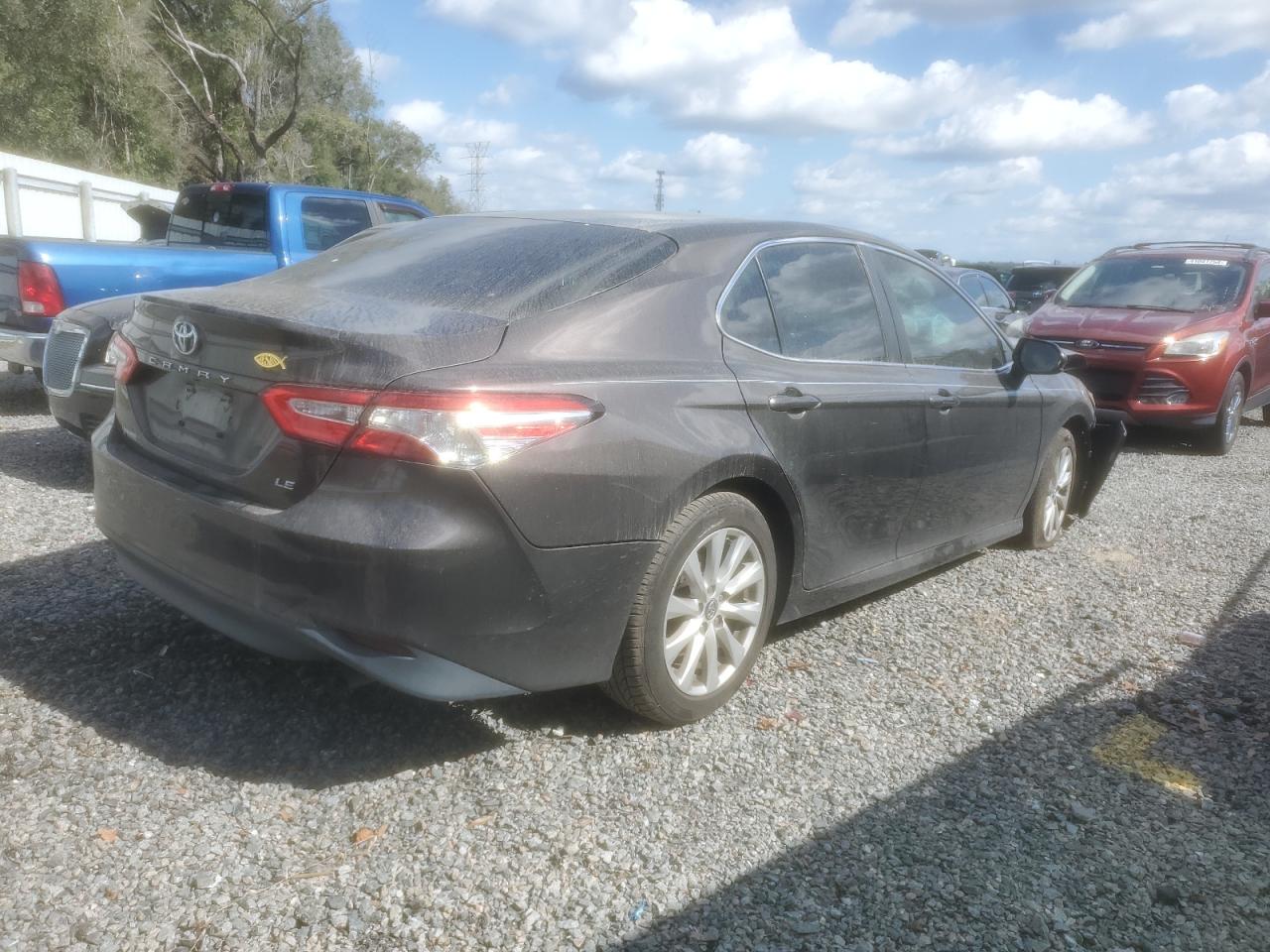 4T1B11HK0JU069357 2018 Toyota Camry L