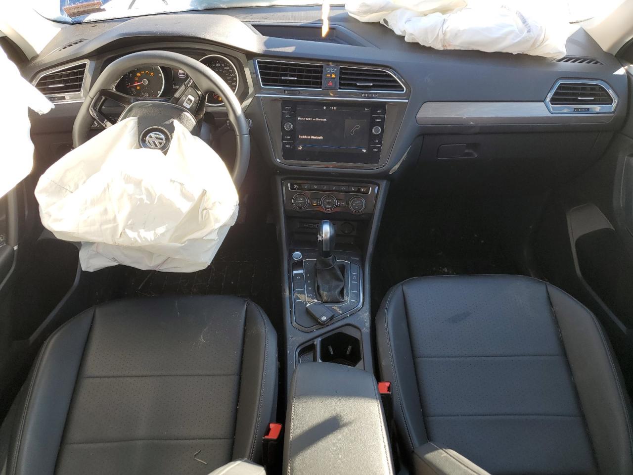 3VV3B7AXXLM128793 2020 Volkswagen Tiguan Se