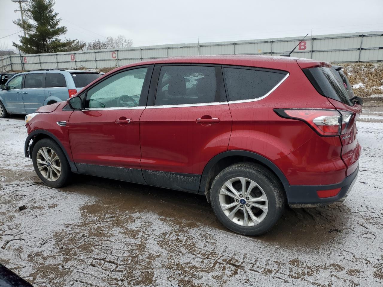 1FMCU0GD0HUE70068 FORD ESCAPE 2017