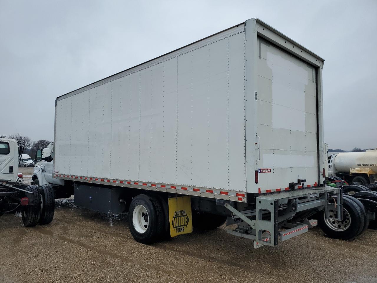 1FDNF6AN8NDF8911 FORD F650 2022