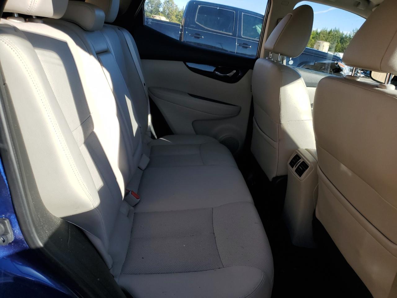 JN1BJ1CP0JW191697 NISSAN ROGUE 2018