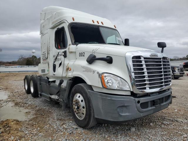 Lot #2298778058 2016 FREIGHTLINER CASCADIA 1 salvage car