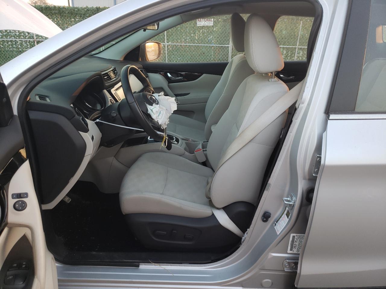 JN1BJ1CP8JW101146 NISSAN ROGUE 2018