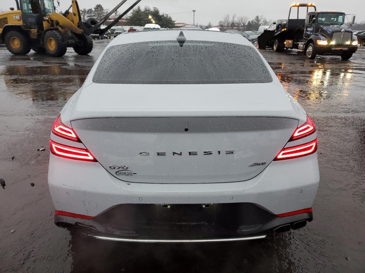 2022 Genesis G70 Base vin: KMTG34TAXNU093161