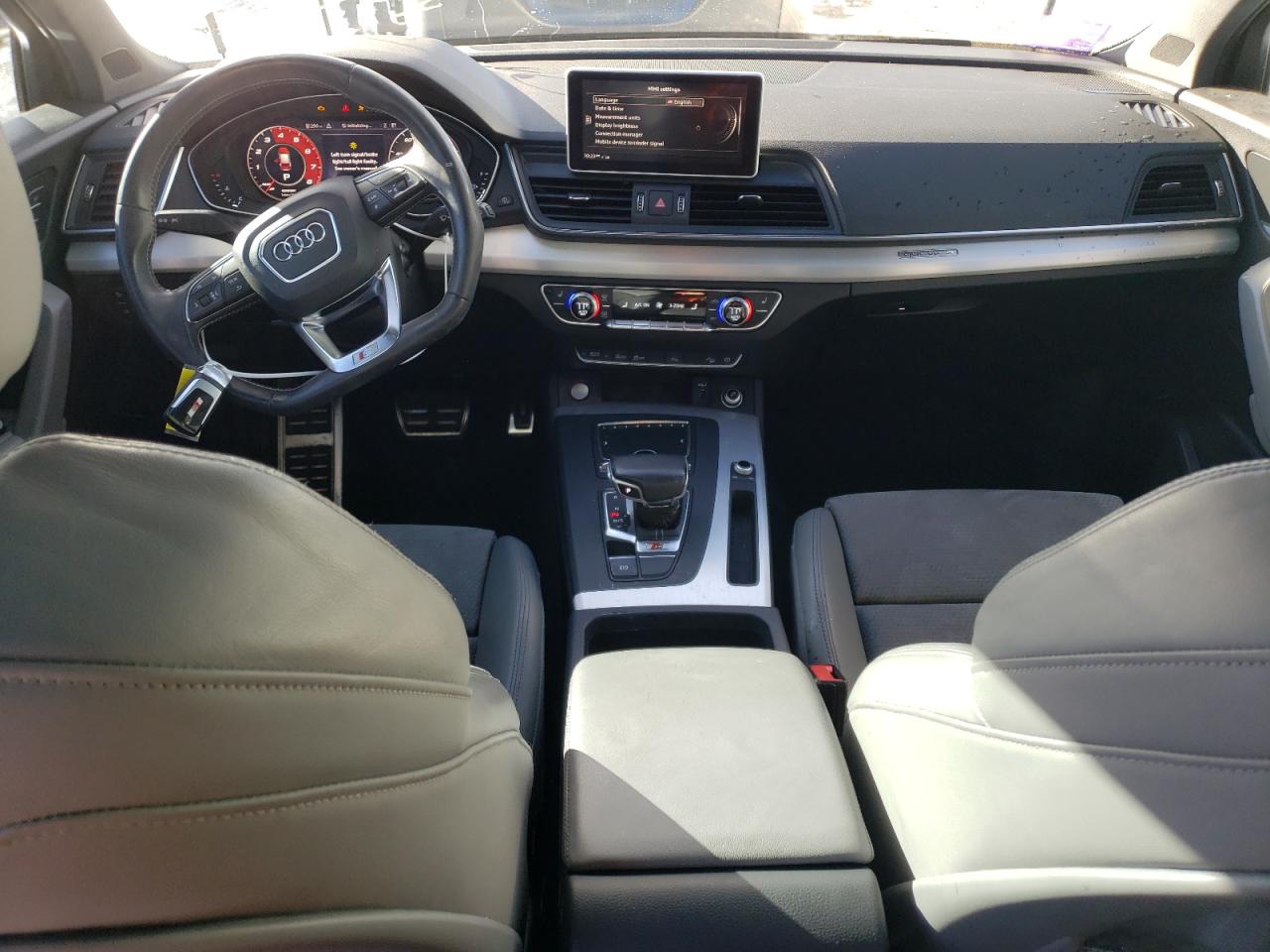 WA1A4AFY6J2161853 2018 Audi Sq5 Premium Plus