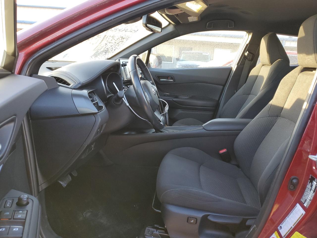 NMTKHMBX9JR019856 TOYOTA C-HR 2018
