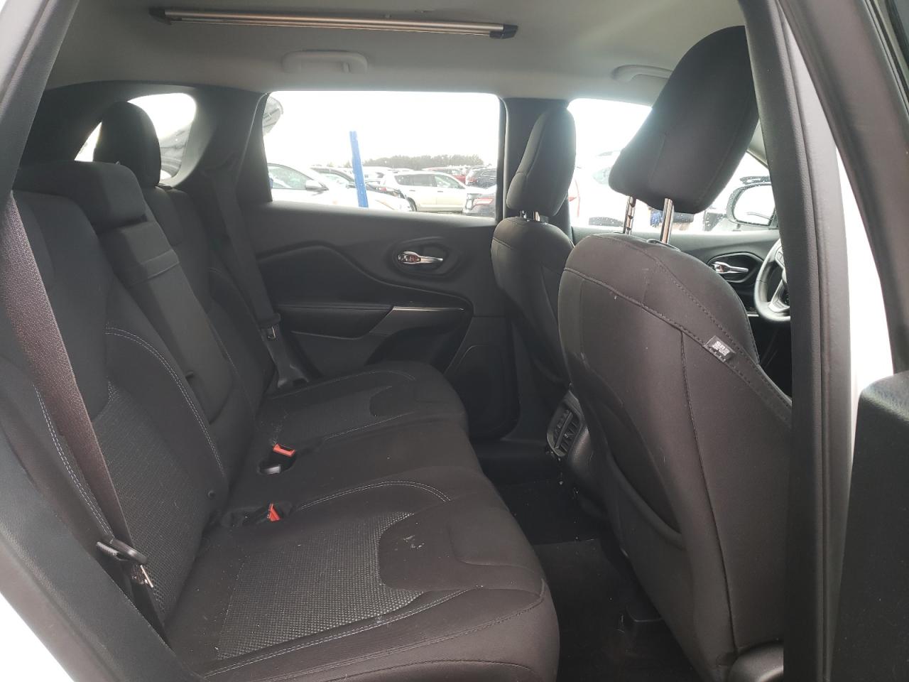 1C4PJMCXXKD250322 2019 Jeep Cherokee Latitude