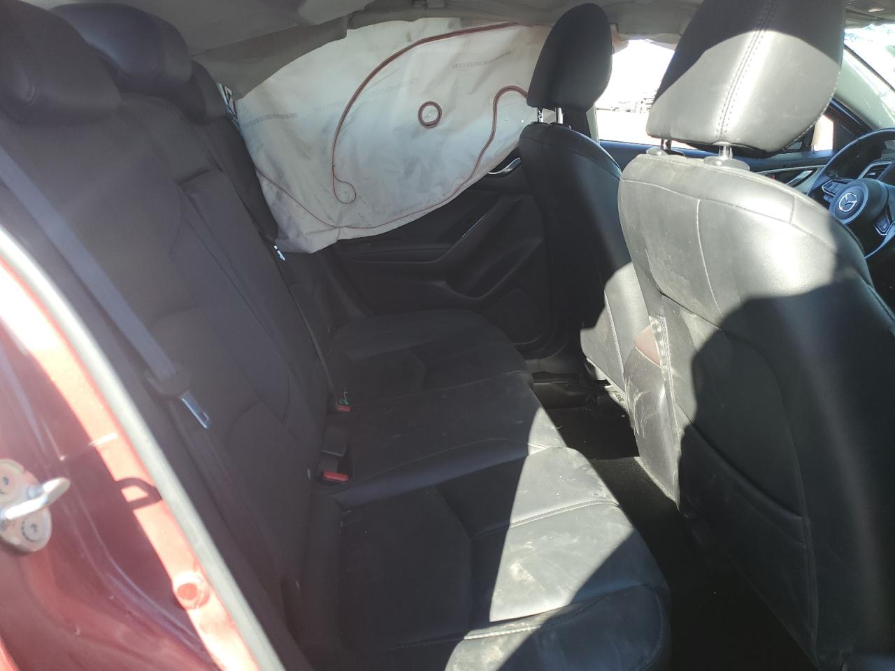 3MZBN1L36JM190582 2018 Mazda 3 Touring