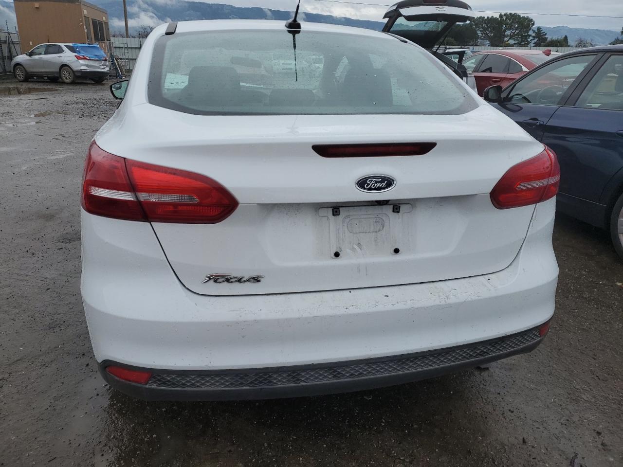 1FADP3E28JL217651 FORD FOCUS 2018