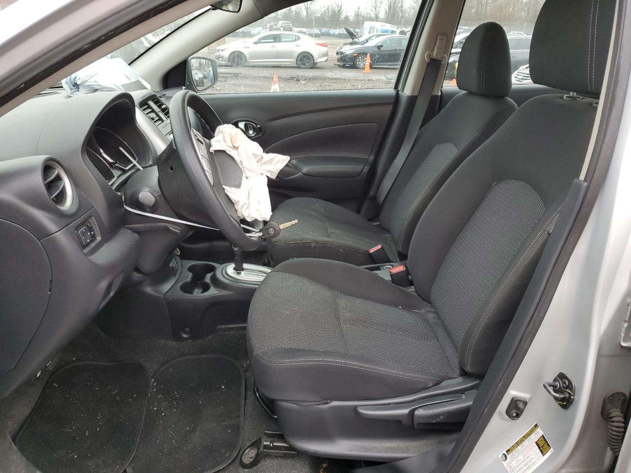 3N1CN7AP6KL824256 NISSAN VERSA 2019